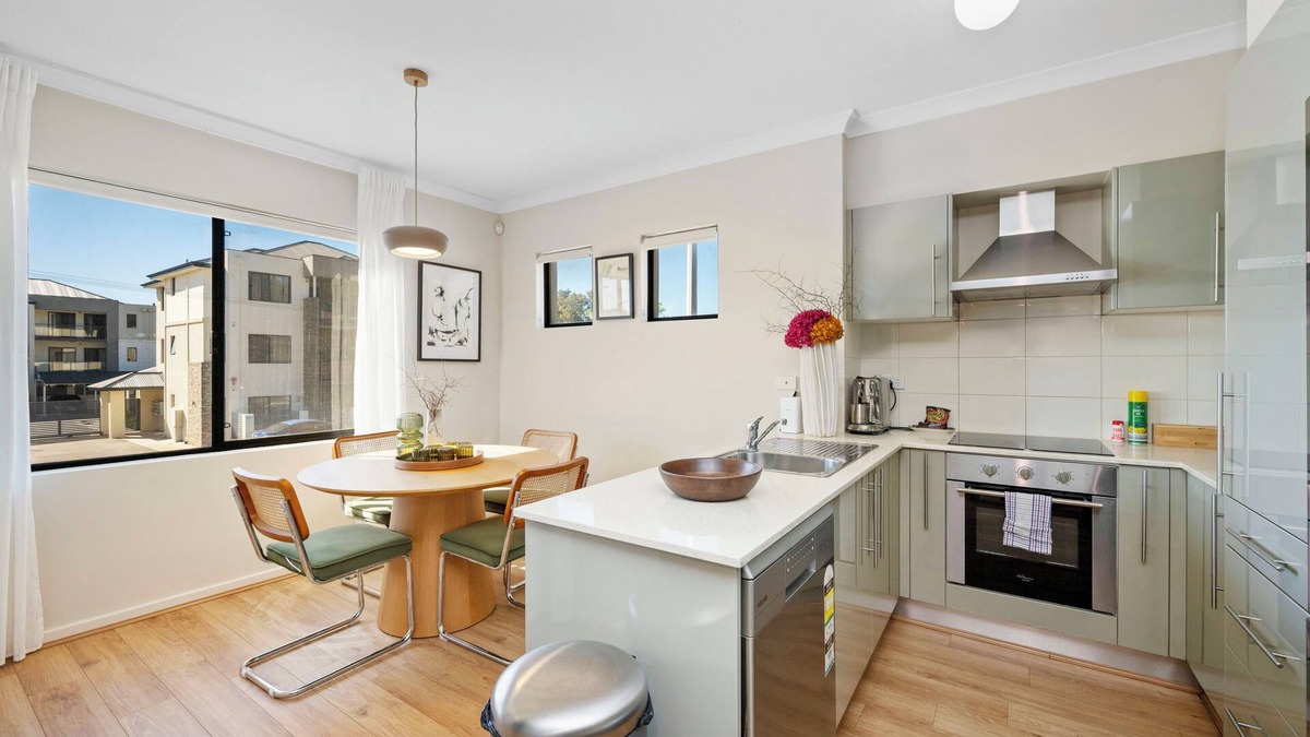 Beckenham Apartment | 1 BRD Near Everything in Beckenham