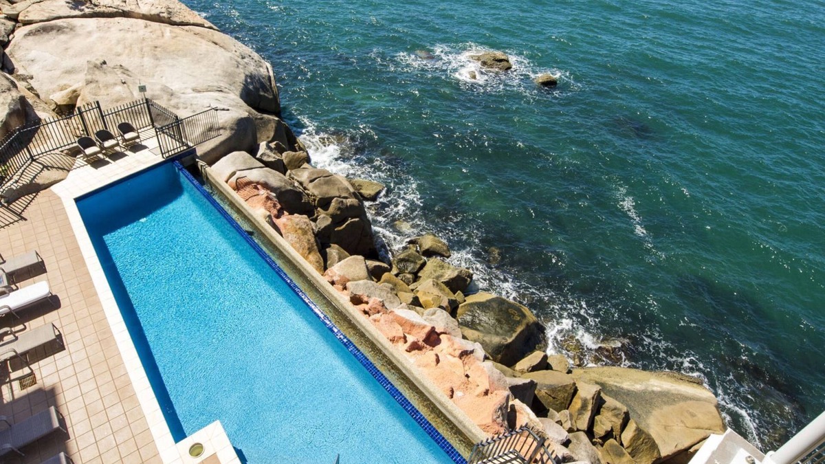 Nelly Bay Apartment | 1 Bright Point Apartment 5301