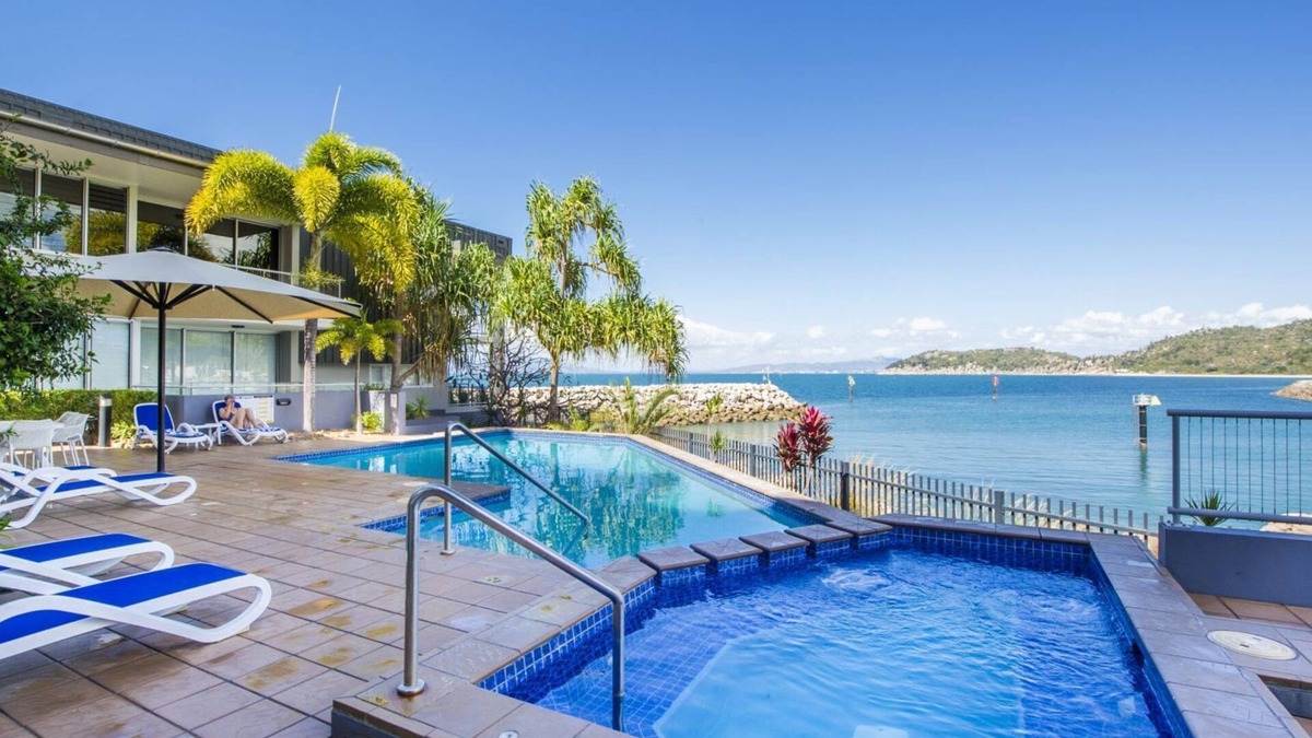 Nelly Bay Apartment | 1 Bright Point Apartment 2204