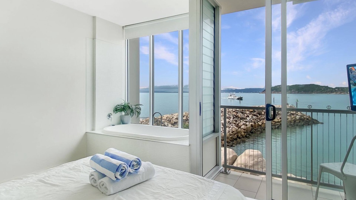 Nelly Bay House | 1 Bright Point Townhouse 3103