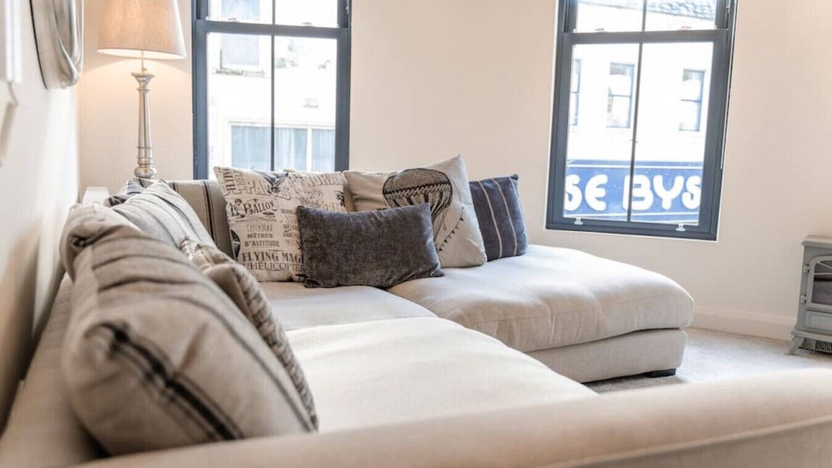 Lisnagunogue Apartment | 1 Bryan Street · Stylish 1-bed newly refurbished modern apartment