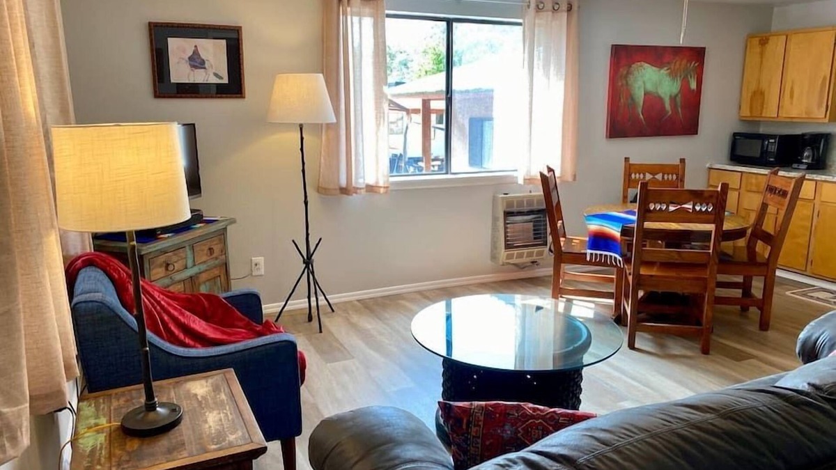 Glenwood House | #1 Casita Wild Mustang at the Catwalk, 2 BdRm Casita