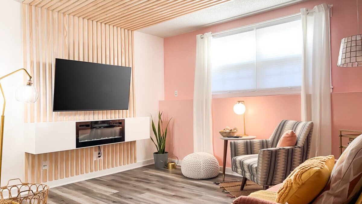 Oread Apartment | [1] Chic & Cozy KU Retreat!