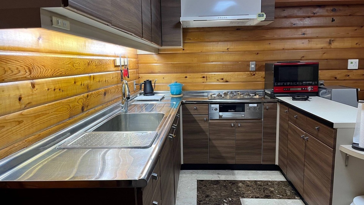 Shodoshima Cottage | 1 couple per day Balcony with a view of the Seto Inland Sea, private space with friends and family, private time! (3 Western-style rooms and 1 Japanese-style room) Pets are allowed.