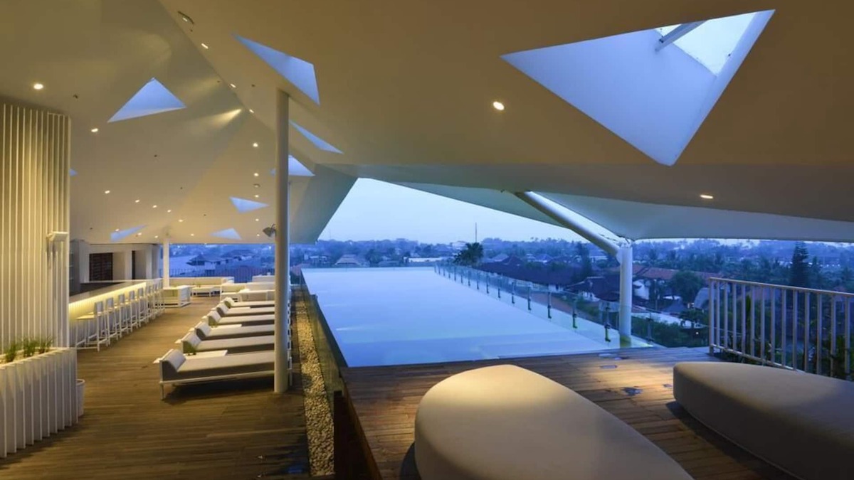 Seminyak Hotel | 1 Deluxe Room With Jacuzzi