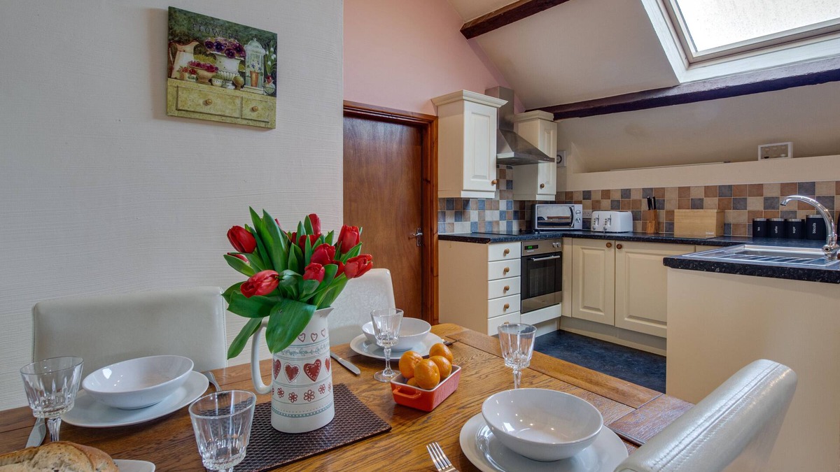 Rhyd-y-foel House | 1 Dolwen Farm Shop - Two Bedroom House, Sleeps 4
