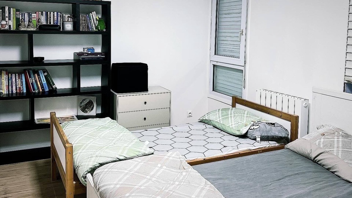 Noisy-le-Grand Apartment | 1 Familly Bedroom in Noisy-le-Grand 20' to Paris & Disneyland. Pet Friendly!