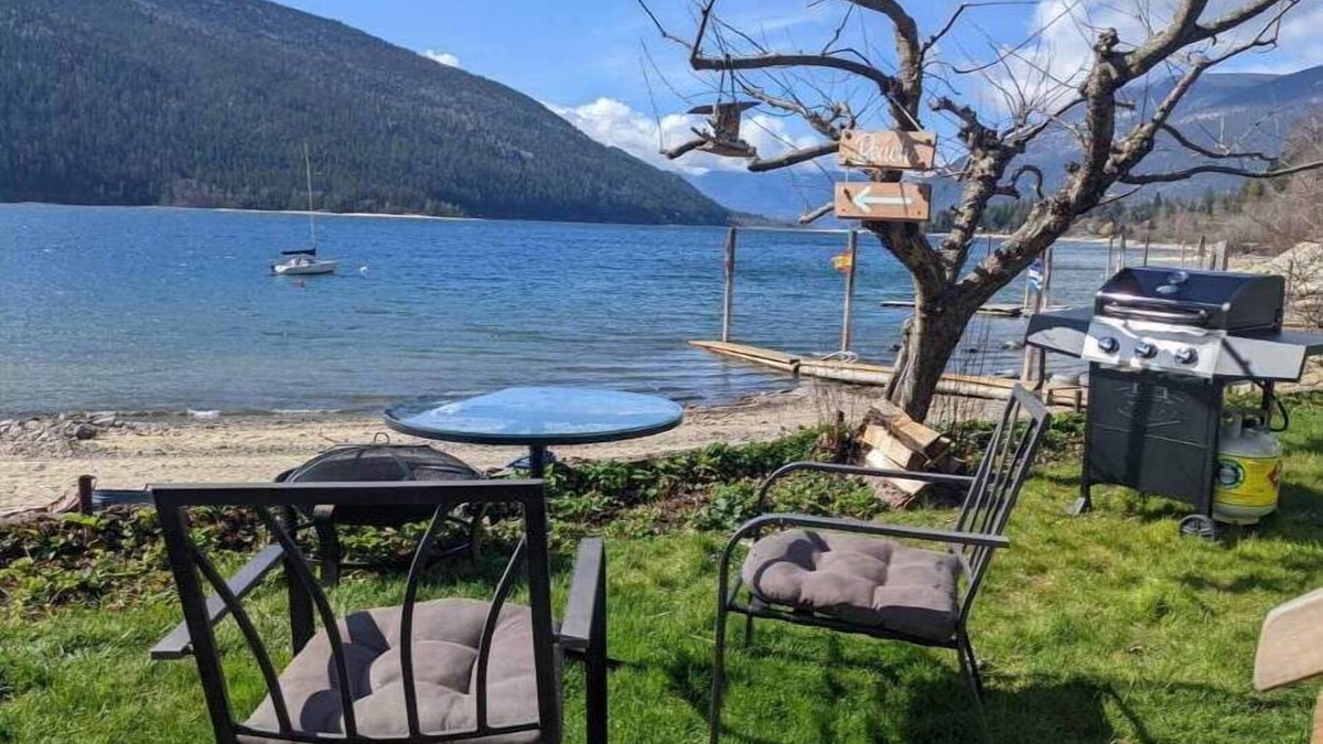 Nelson House | #1 Getaway Cabins Water Front