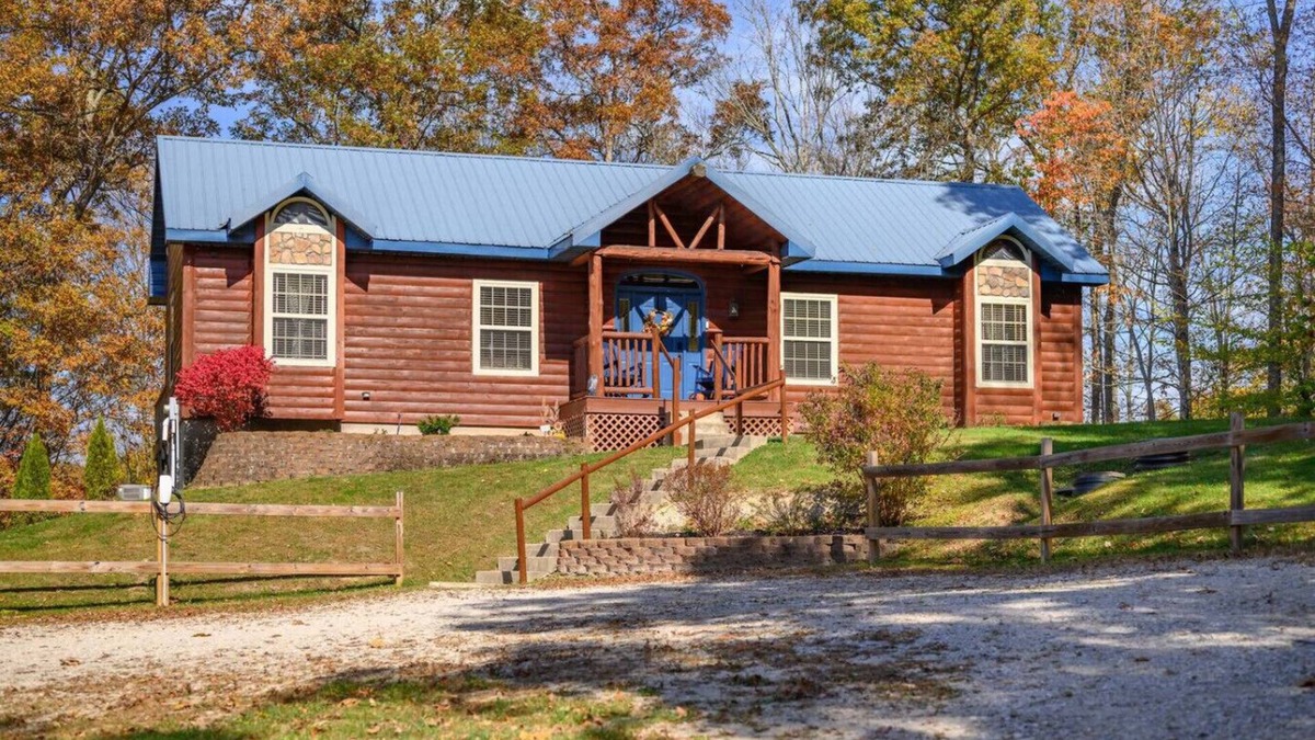 Gnaw Bone Cabin | 1 Liberty Log Cabin in Brown County