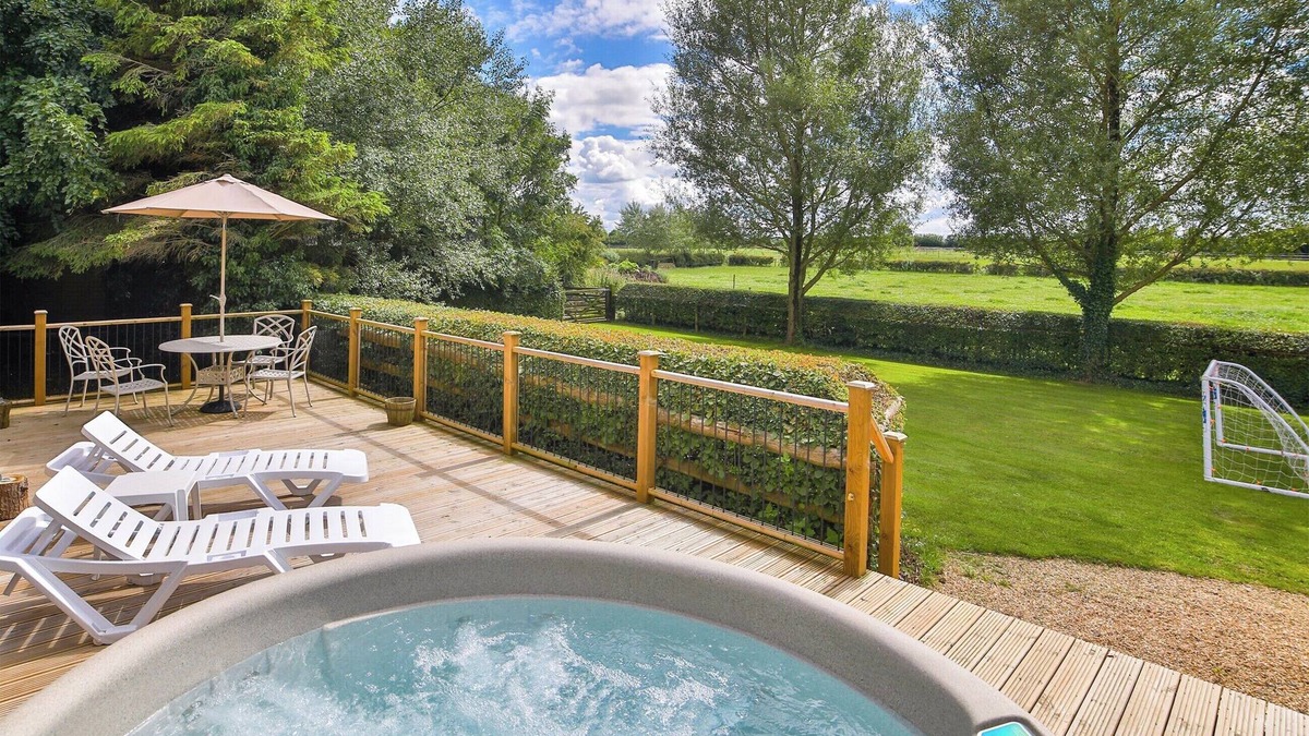 Radstock Cottage | 1 Luckington Stables-W8321