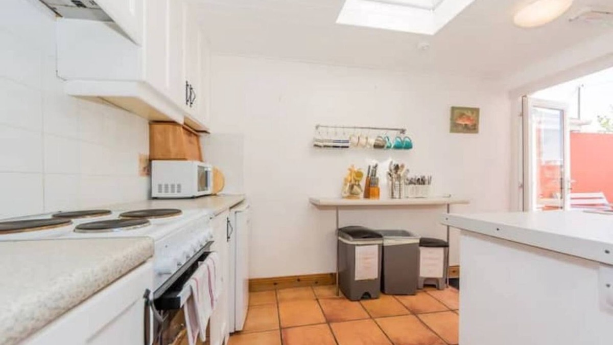 Crookhaven Apartment | 1 Marconi House, Apartment