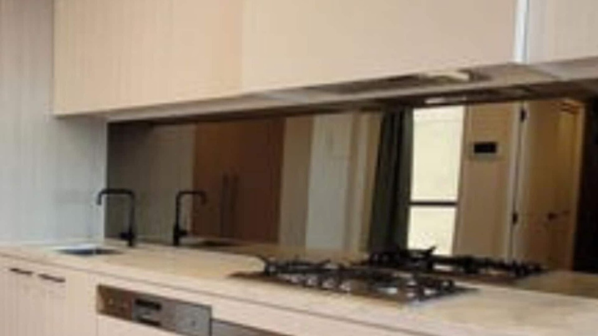 Clayton Apartment | 1 master bedroom for 3 weeks rent (1-22 July)