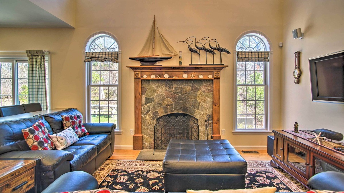 South Chatham Cottage | 1 Mi to Beach: Home w/Fire Pit & BBQ in Cape Cod!