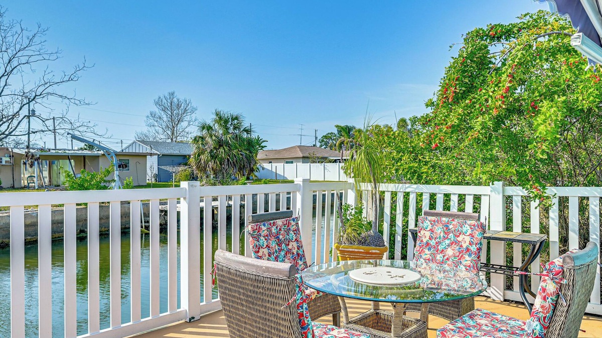 Hudson Beach Estates Apartment | < 1 Mi to Beach: Hudson Apt w/Fishing Dock Access
