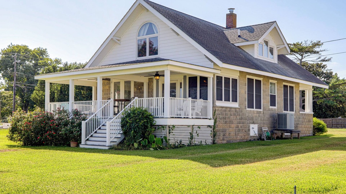 Willis Wharf House | < 1 Mi to Boat Ramp: Coastal Virginia Hideaway