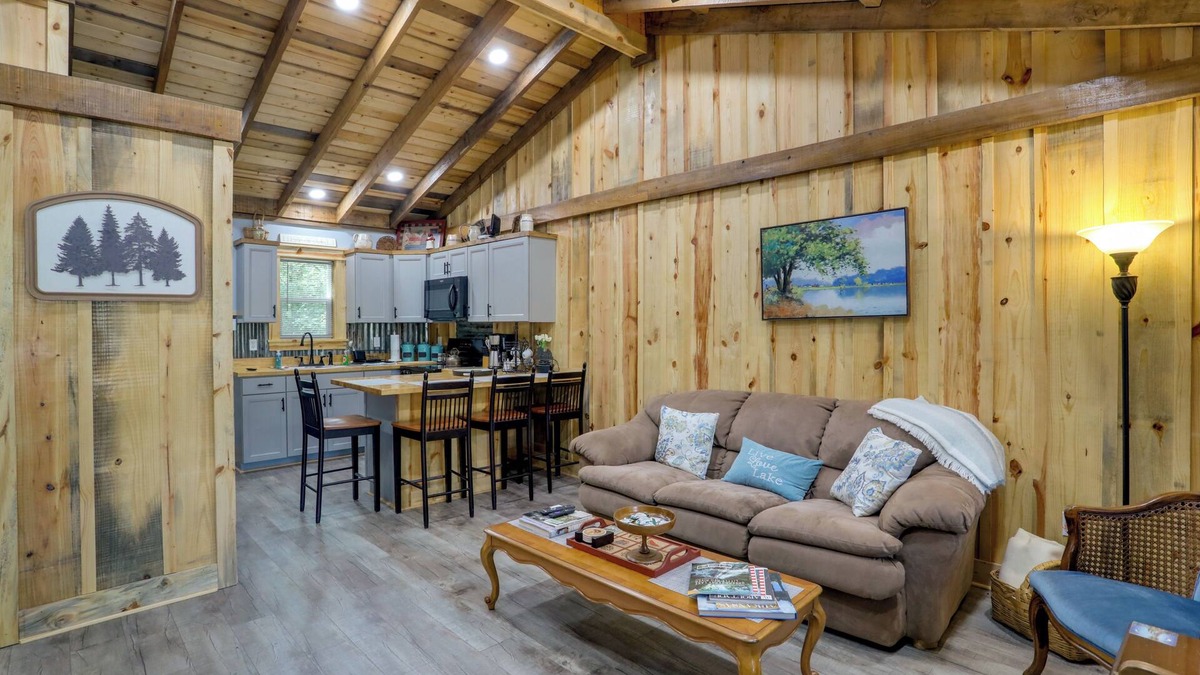 Greers Ferry Cabin | < 1 Mi to Devils Fork Recreation Area: Cozy Cabin!