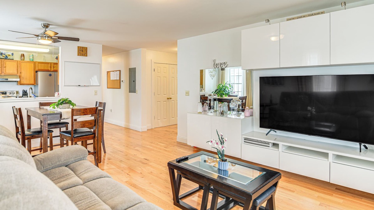 Worcester Condo | 1 Mi to Downtown & Palladium: Worcester Getaway!