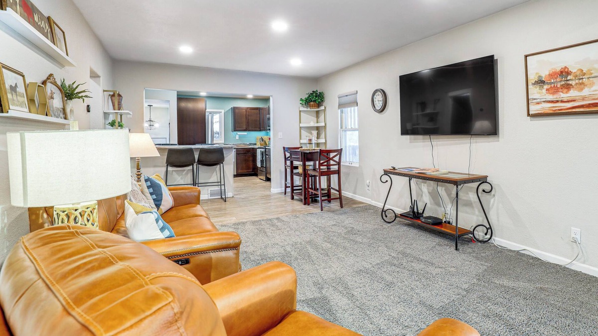Casper House | 1 Mi to Dtwn Casper: Homey Getaway w/Yard!