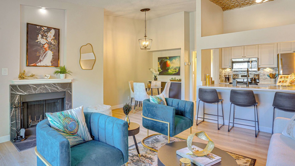 Castle Rock Condo | 1 Mi to Dtwn: Condo w/Pool Access in Castle Rock
