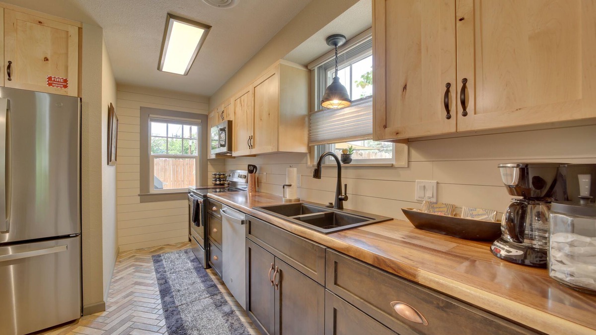 Clarkdale Cottage | < 1 Mi to Dtwn: Home w/Deck in Clarkdale!