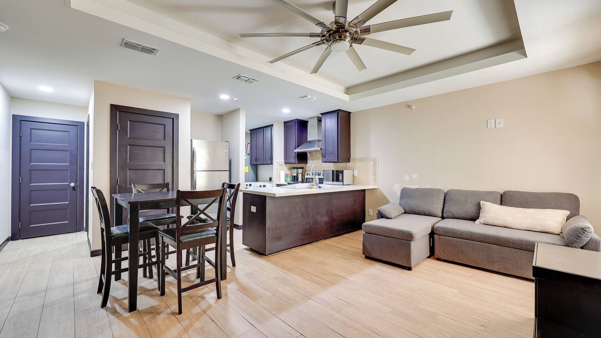 McAllen Apartment | 1 Mi to Dtwn McAllen: Convenient Home Near Parks