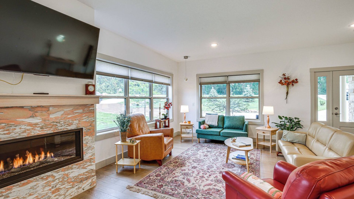 Pine Island House | < 1 Mi to Dtwn Pine Island: Updated Home w/Yard!