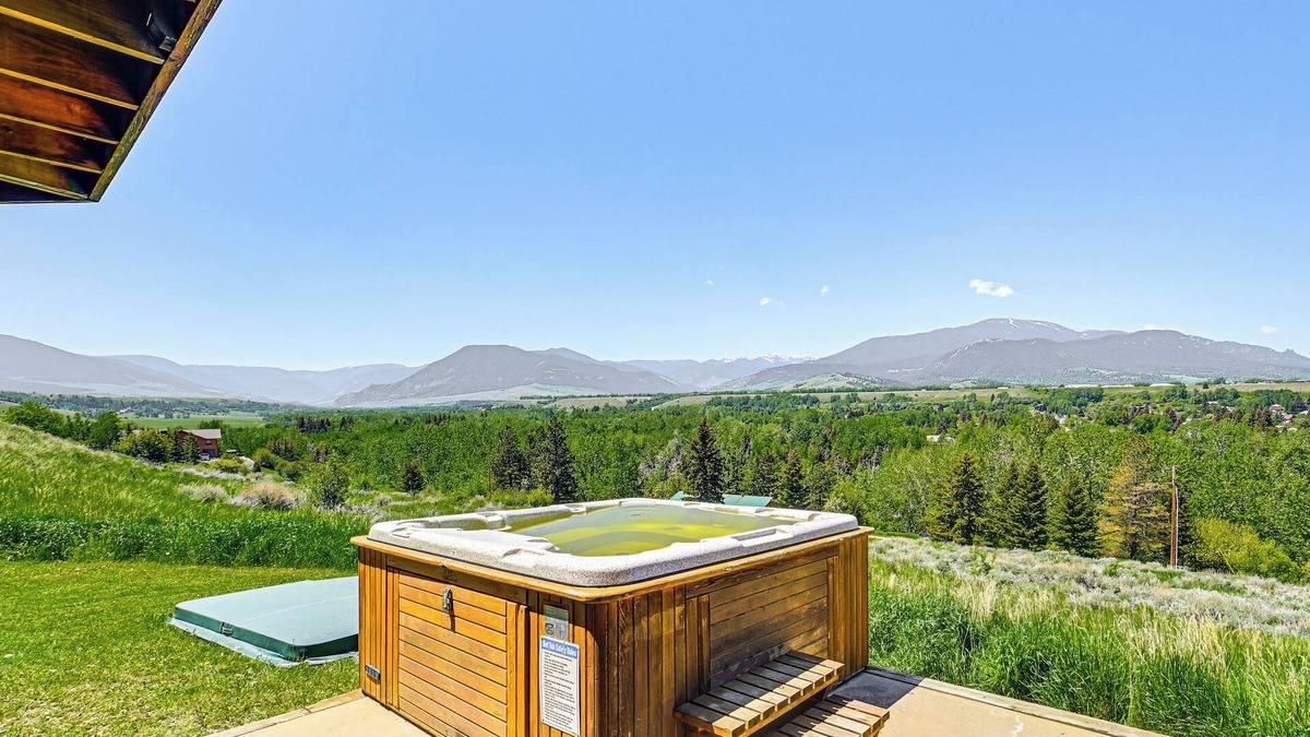 Red Lodge Cabin | 1 Mi to Dtwn Red Lodge: Mtn-View Cabin Getaway