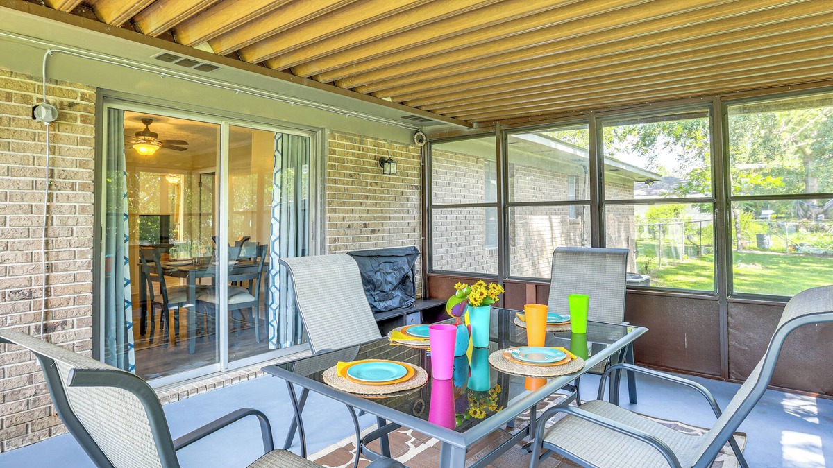 Waycross House | 1 Mi to Dtwn Waycross: Home w/Furnished Porch