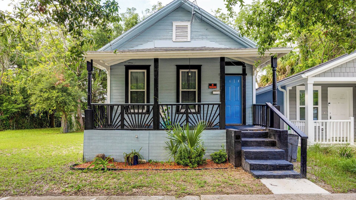 Urban Core House | < 1 Mi to EverBank Stadium: Retreat w/Yard!