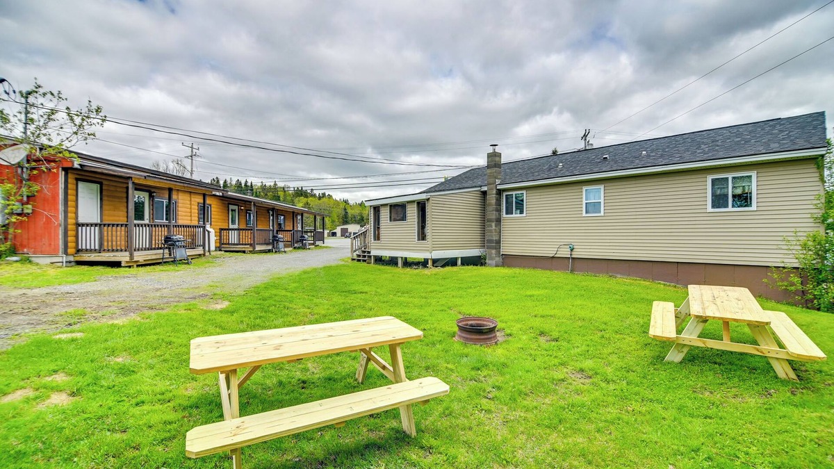 Pittsburg Apartment | 1 Mi to Lake Francis: Mountain-View Studio Retreat