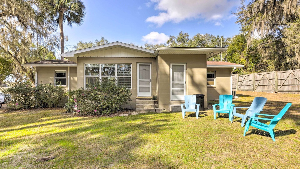 Summerfield House | < 1 Mi to Lake Weir: Quiet Summerfield Getaway