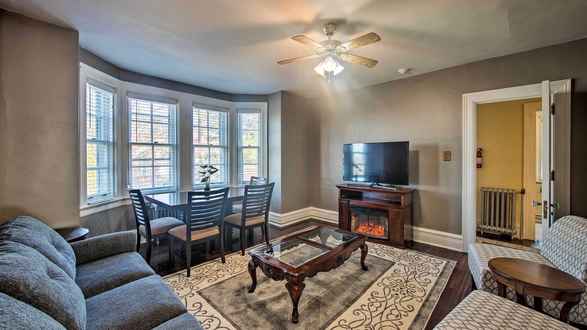 Reading Apartment | 1 Mi to Reading Pagoda: Cozy Apt w/Patio Access!