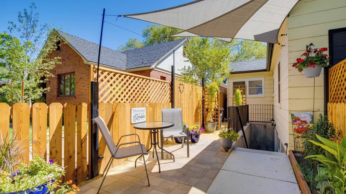 Old Southwest Apartment | 1 Mi to Riverwalk: Downtown Reno Studio w/Patio!