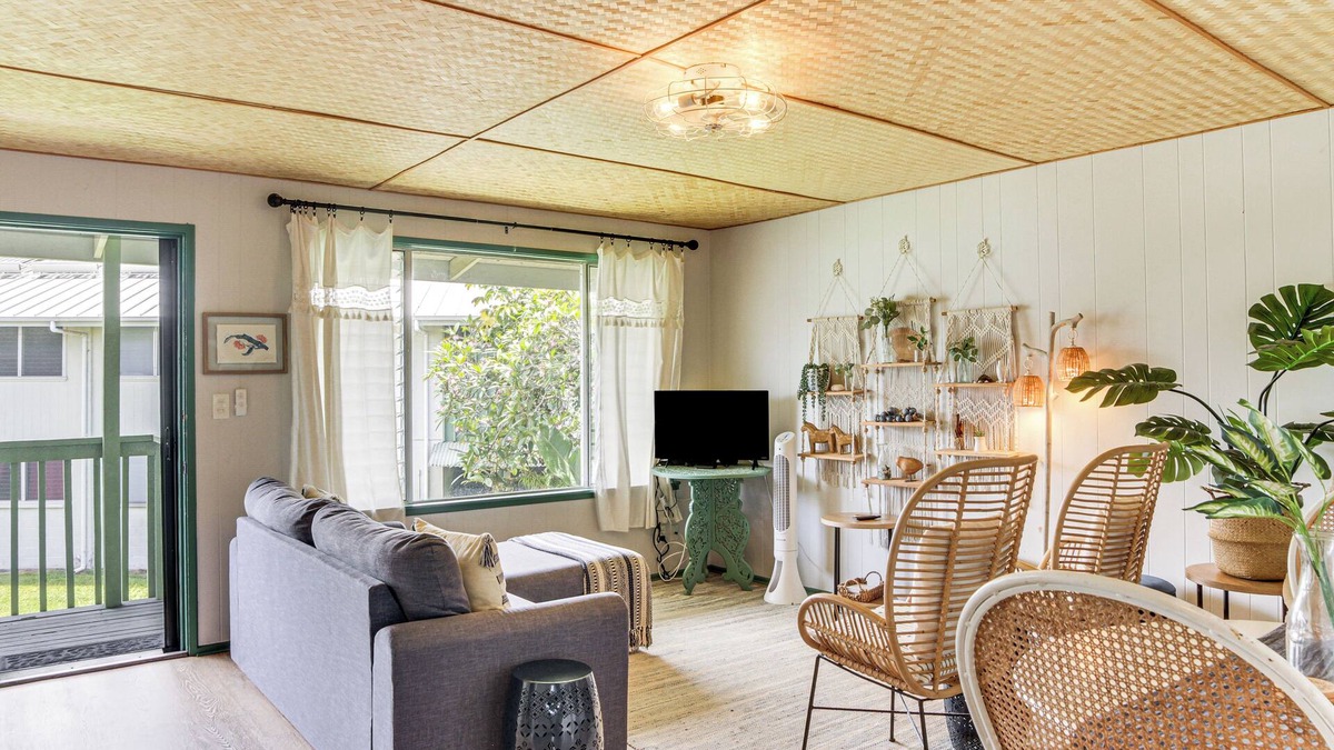 Hilo Condo | 1 Mi to Town & Rainbow Falls: Updated Hilo Getaway