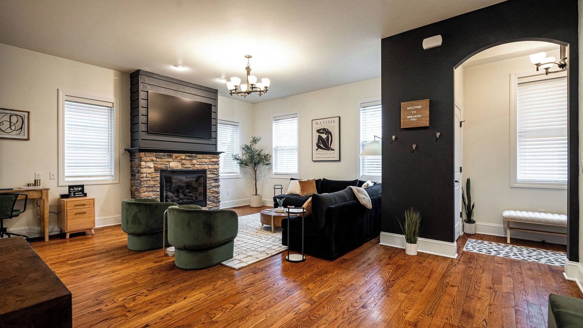 Brewers Hill House | 1 Mile to Downtown -Brewers Hill-Rooftop Deck-Gym