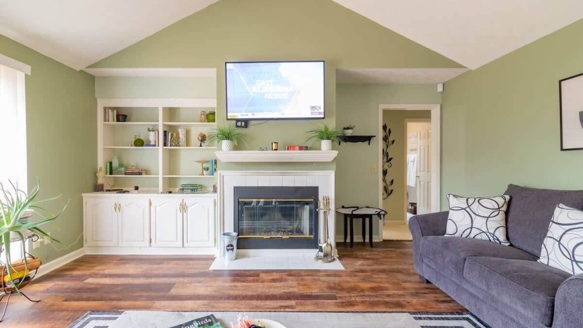 Fortson House | 1 Mile to Flat Rock Park! Sweet Southern Ranch