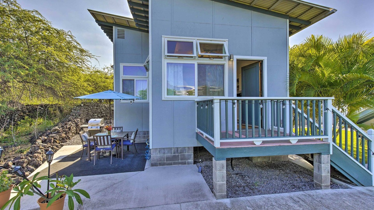 Kahaluu Bay Cottage | 1 Mile to Magic Sands Beach: Kailua-Kona Cottage
