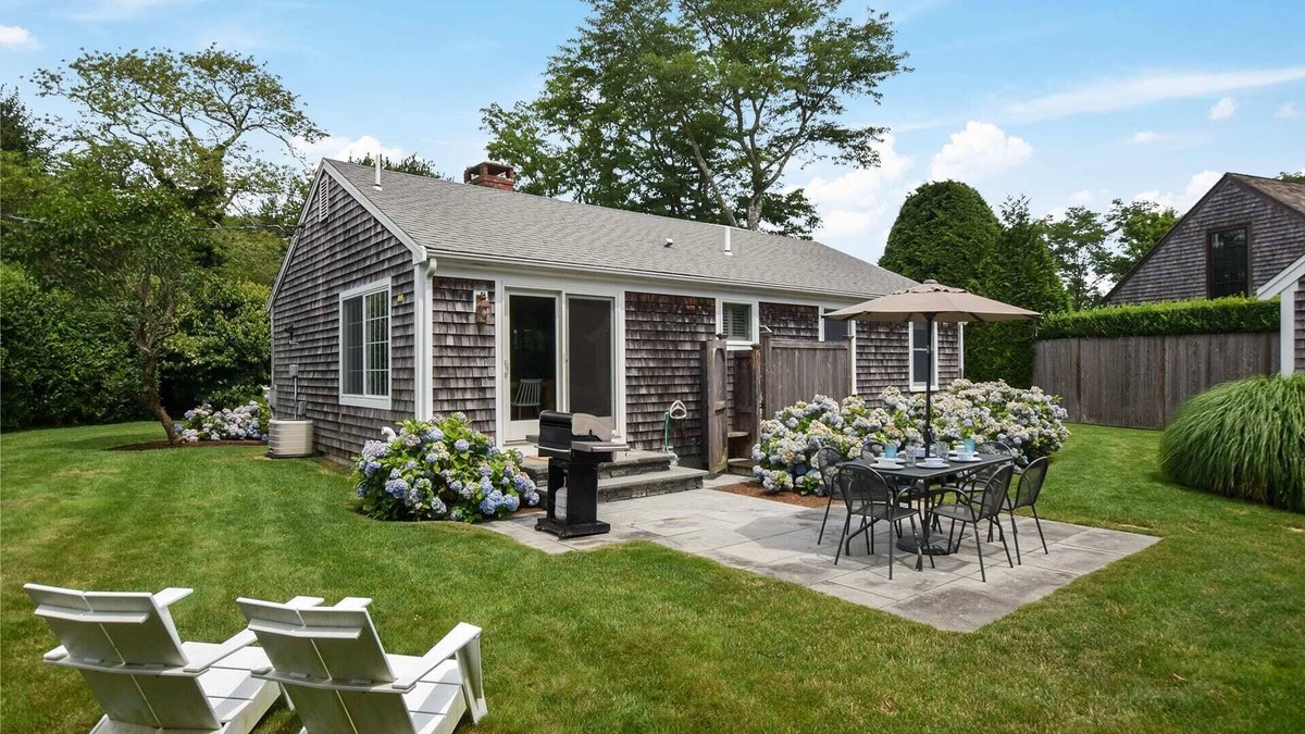 Orleans House | 1 min drive to Rock Harbor, 2 min to Town!