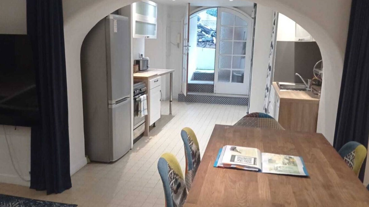 Lazaret Apartment | 1 min to the centre of the port of Nice. 7 mins from Beach 2 mins to tram stop