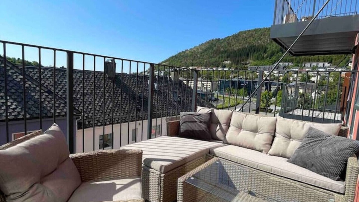 Arstad Apartment | 1 minute to tram! Newly built w/balcony & 3 beds
