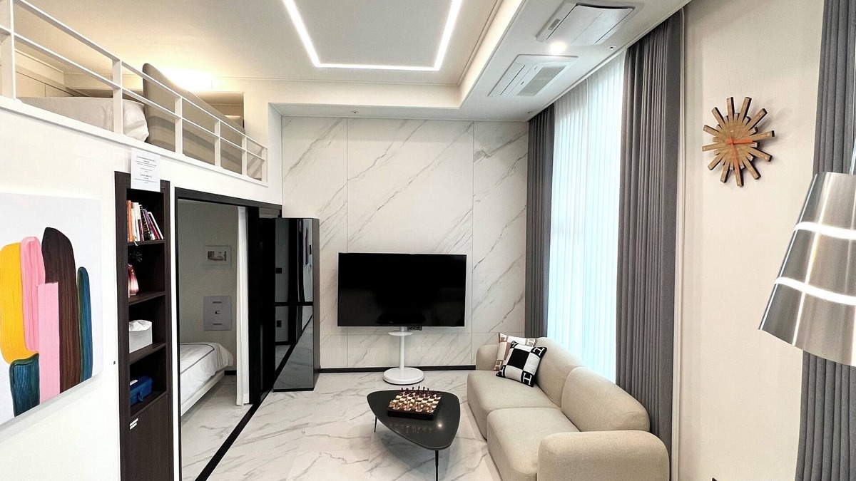 Jongno Apartment | 1-Minute walk to the metro&bus station, and biggest public market in Seoul!