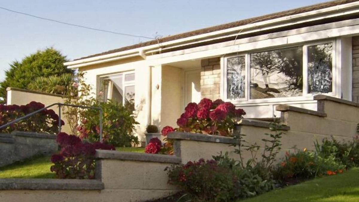 Angle Cottage | 1 MIREHOUSE PLACE, family friendly, country holiday cottage in Angle
