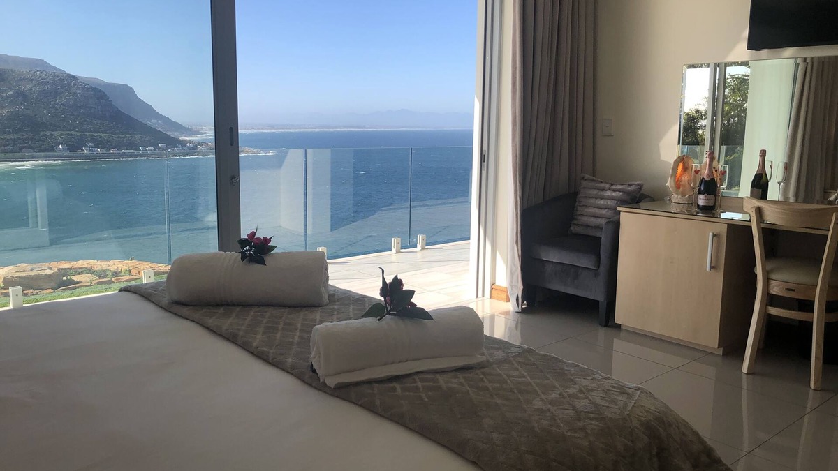 Fish Hoek House | 1 Mountain Rd Boutique B & B