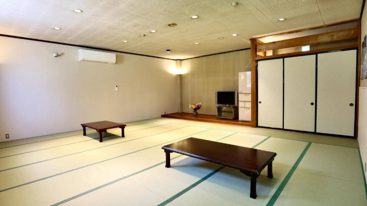 Iida Hotel | 1 night with breakfast Family room with shared b/Kitaazumi-gun Nagano