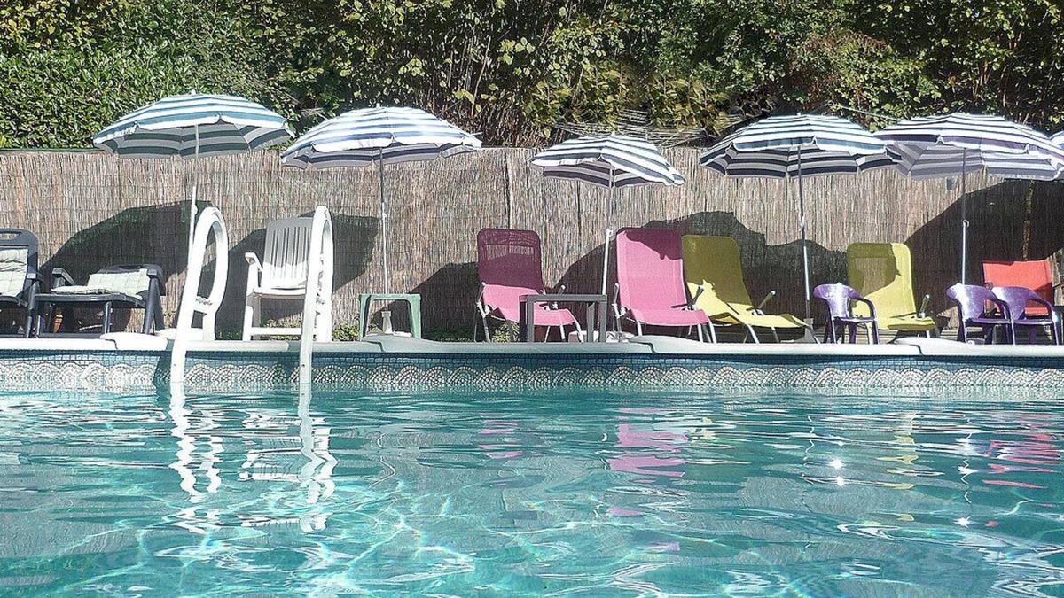 Vernoux-en-Gatine House | 1 of 3 Gites set in 2 lovely acres-Pool-Games field -Wifi-lots to see/do nearby