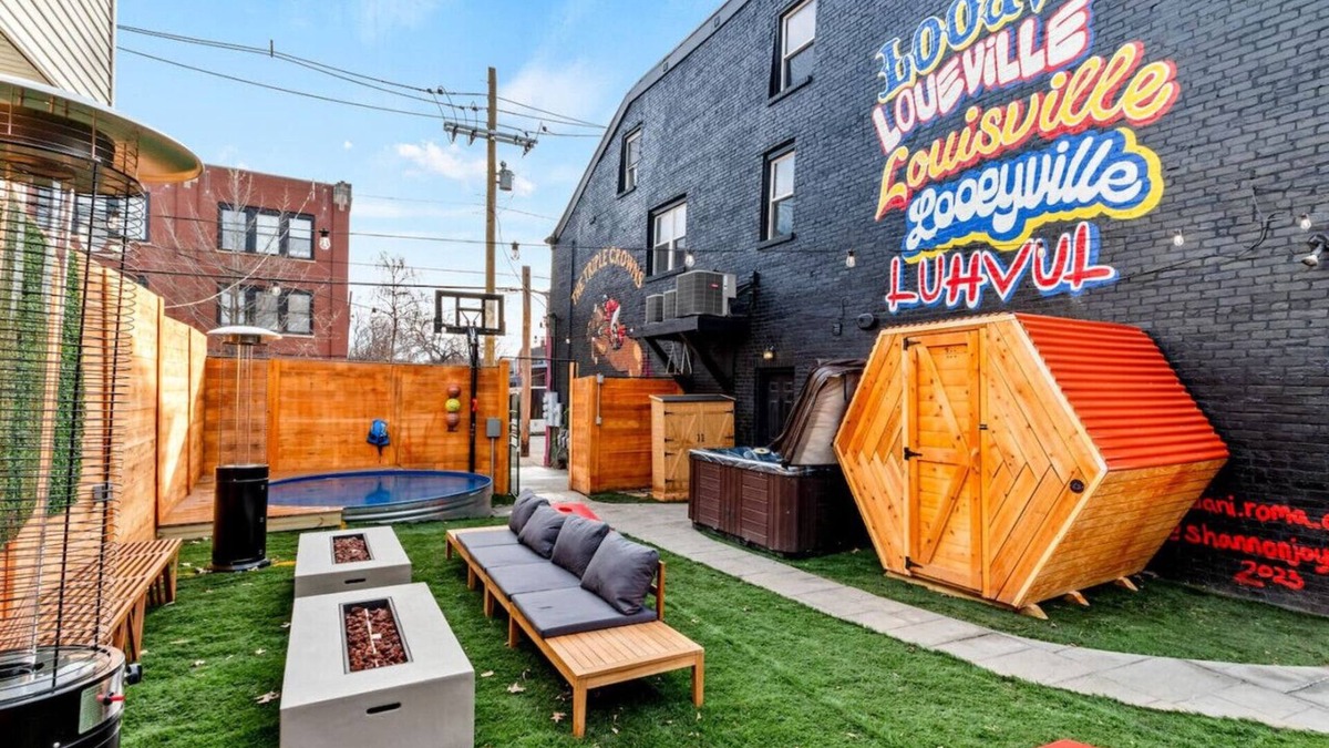 Phoenix Hill Apartment | 1 of 3 Units- Sleeps 6, HOT TUB, Cowboy POOL, King Beds, Firepits, Yard Games