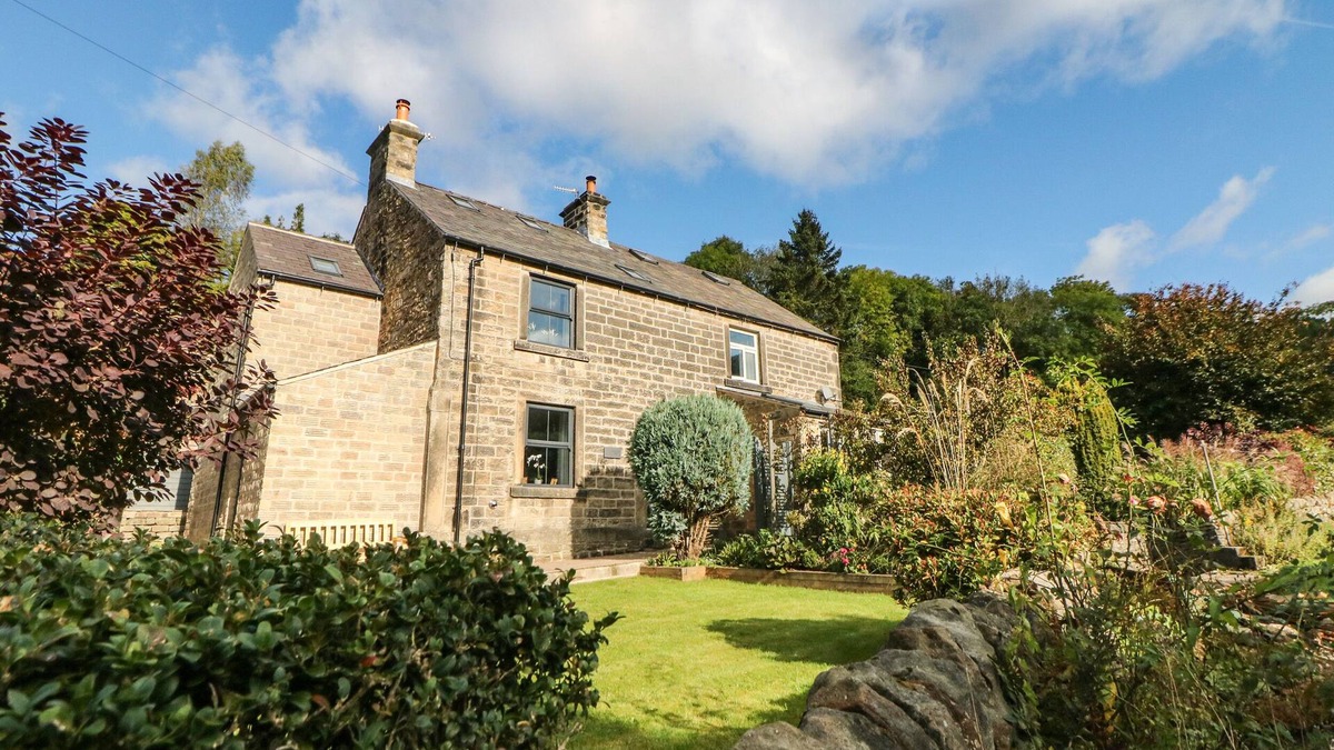 Hathersage Cottage | 1 ORCHARD VIEW, character holiday cottage in Hathersage
