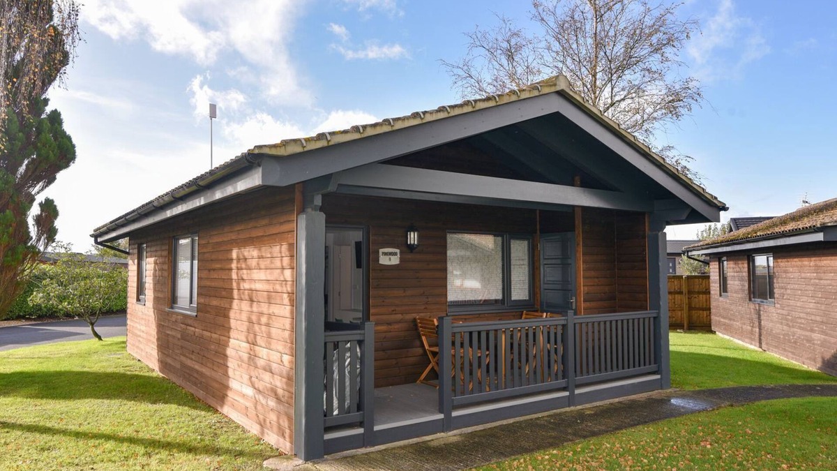 Combpyne Cottage | 1 PINEWOOD RETREAT, family friendly, with pool in Lyme Regis