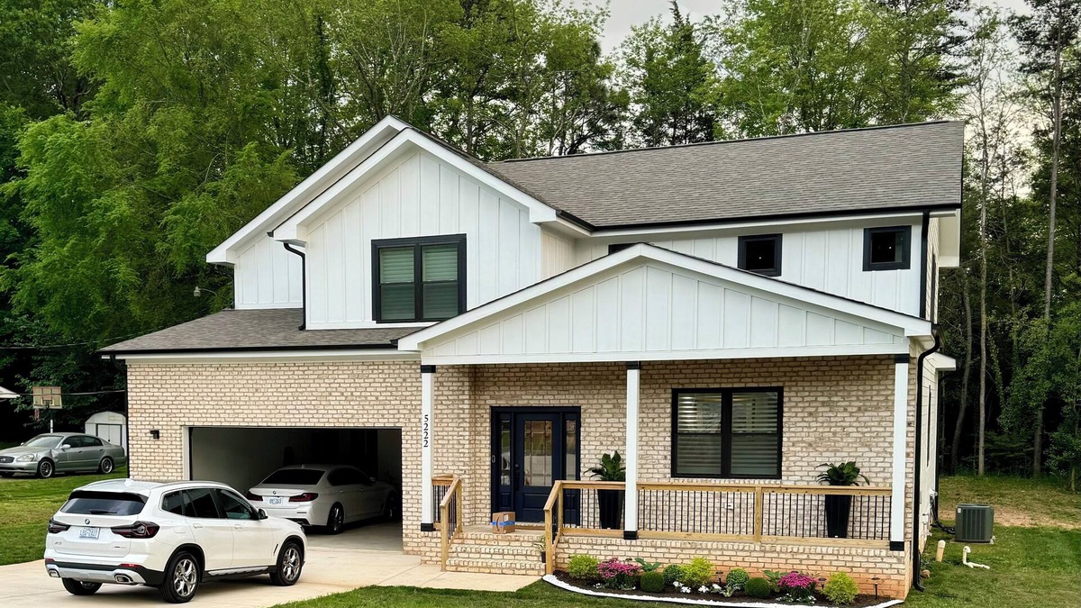 Paw Creek House | 1 Primary Room Exquisite Home in Uptown Charlotte