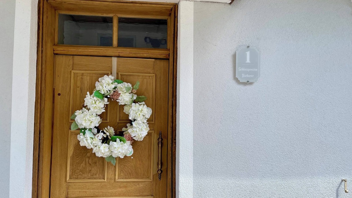 Hoechstadt an der Donau Apartment | 1-room apartment in a top location - right next to the castle